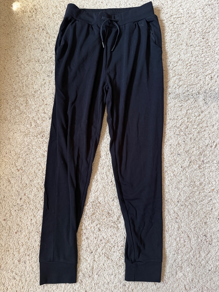 Nwot Women’s Cozy Earth Black Joggers. Size S.